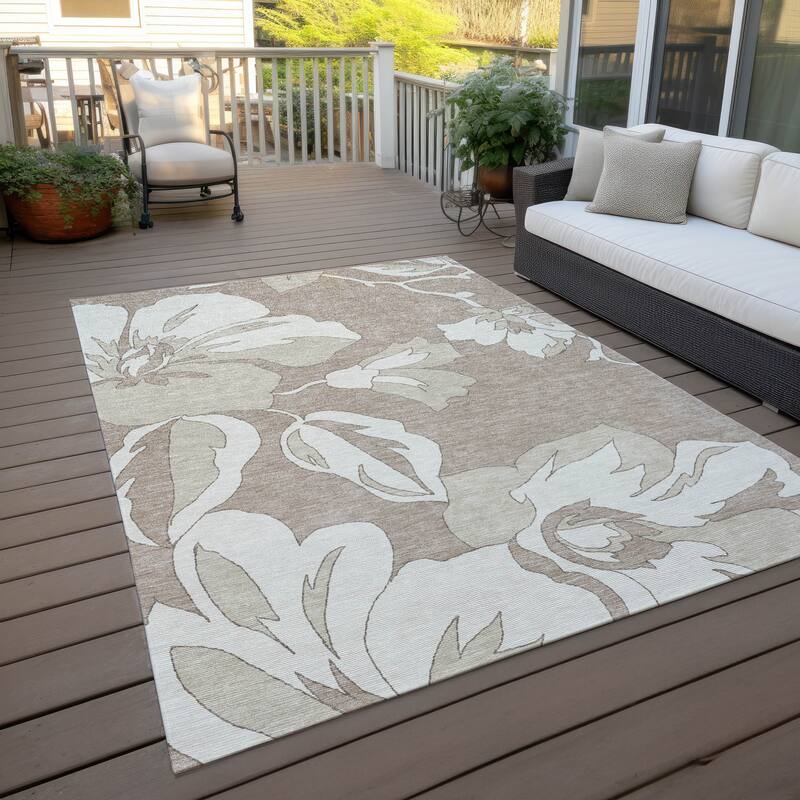 Machine Washable Indoor/ Outdoor Chantille Floral Contemporary Rug - Taupe - 5' x 7'6"