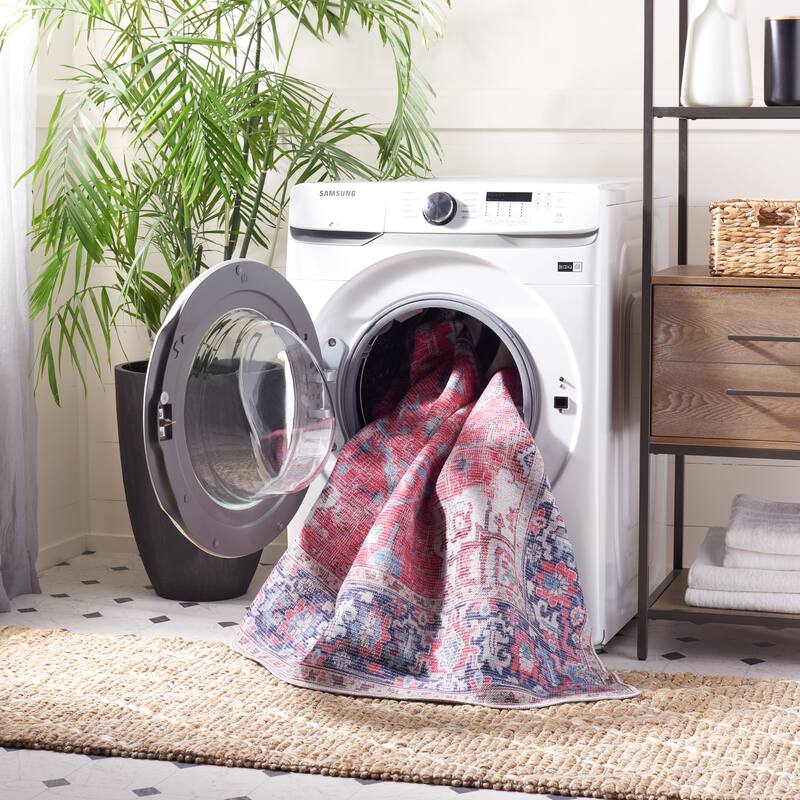 SAFAVIEH Serapi Machine Washable Sebiha Medallion Distressed Rug