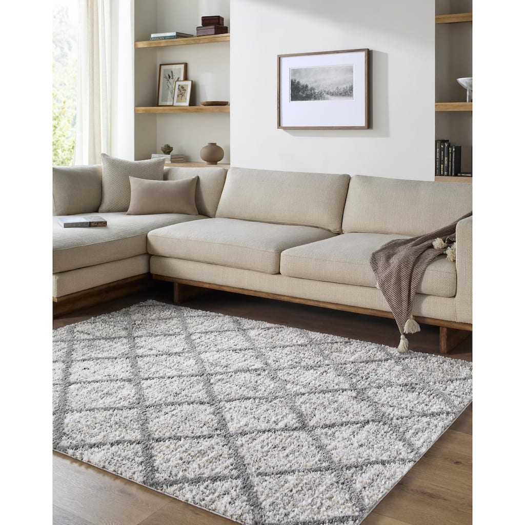 Livabliss Honour Global Area Rug - 5'3" x 7'