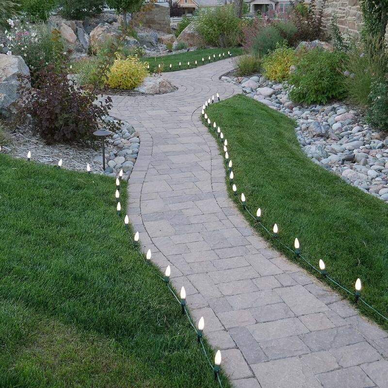 39021 Universal Light Stake Walkway Christmas Light Clip, C7/C9 Base, 50 Pack