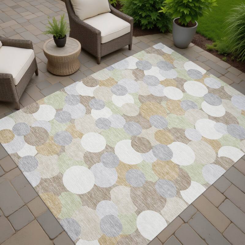 Machine Washable Indoor/ Outdoor Mucho Bubbles Chantille Rug