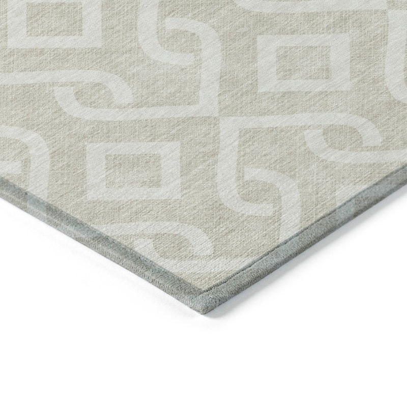 Machine Washable Indoor/ Outdoor Chantille Trellis Scroll Rug