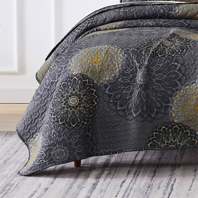 Midnight Floral 6 piece Quilt Bedding Set