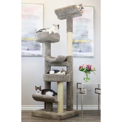 Staggered Cat Play Tower with Multiple Perches and Sisal Rope Scratching Posts for Active Cats