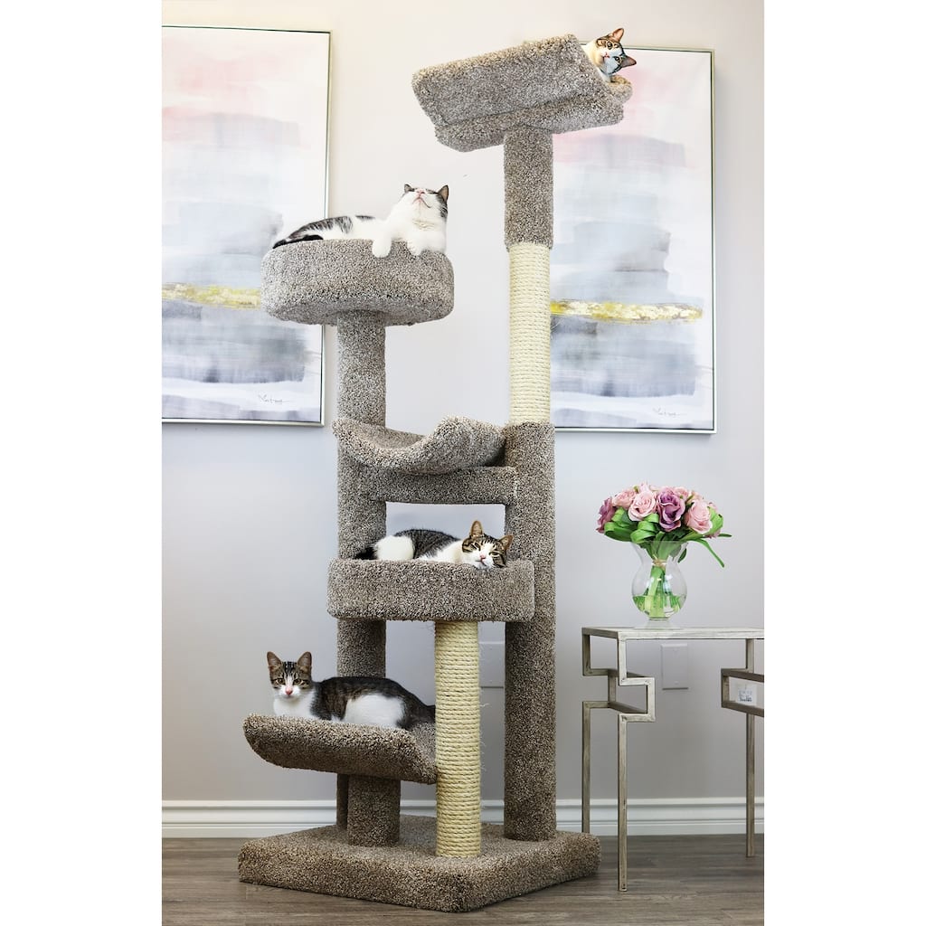 Staggered Cat Play Tower with Multiple Perches and Sisal Rope Scratching Posts for Active Cats
