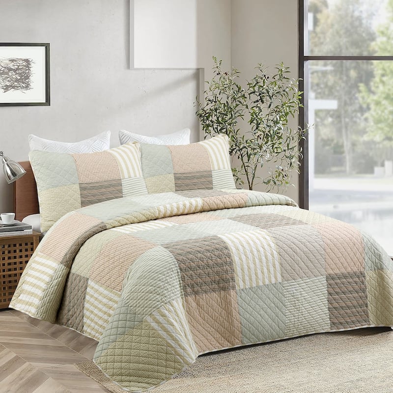 Cozy Stockings 3-Piece Quilted Bedding Set NCU0NTV296 main image 1