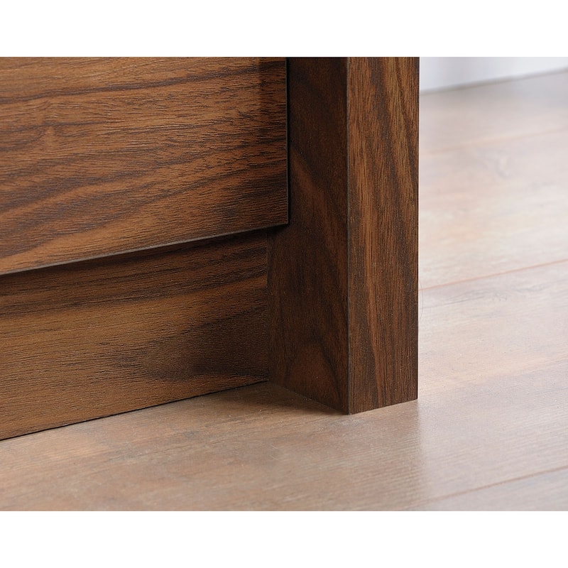 Harvey Park 4-Drawer Chest