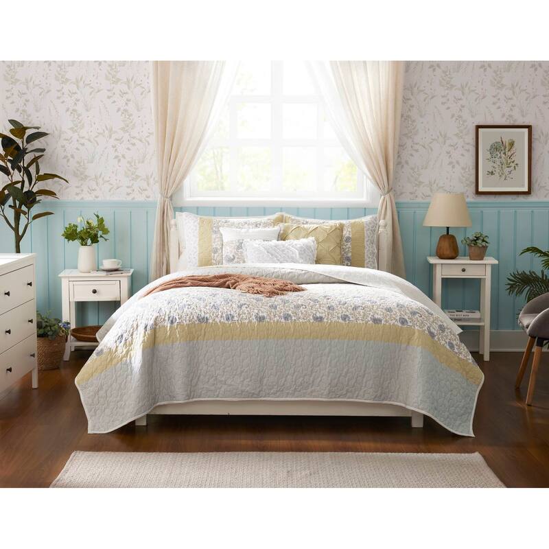 Madison Park Vanessa 6 Piece Cotton Percale Quilt Set with Throw Pillows