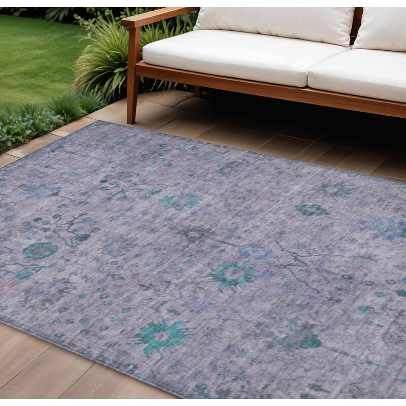 HomeRoots Floral Traditional Rectangle Outdoor Rug - 8' X 10'