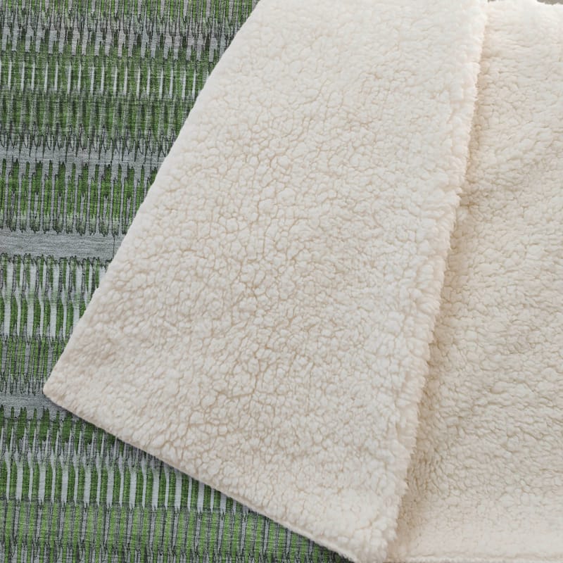 Premium Machine Washable Geo Stripes Sherpa Throw Blanket