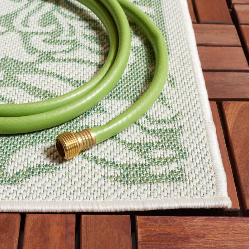 SAFAVIEH Bermuda Regitze Geometric Indoor/Outdoor Waterproof Rug