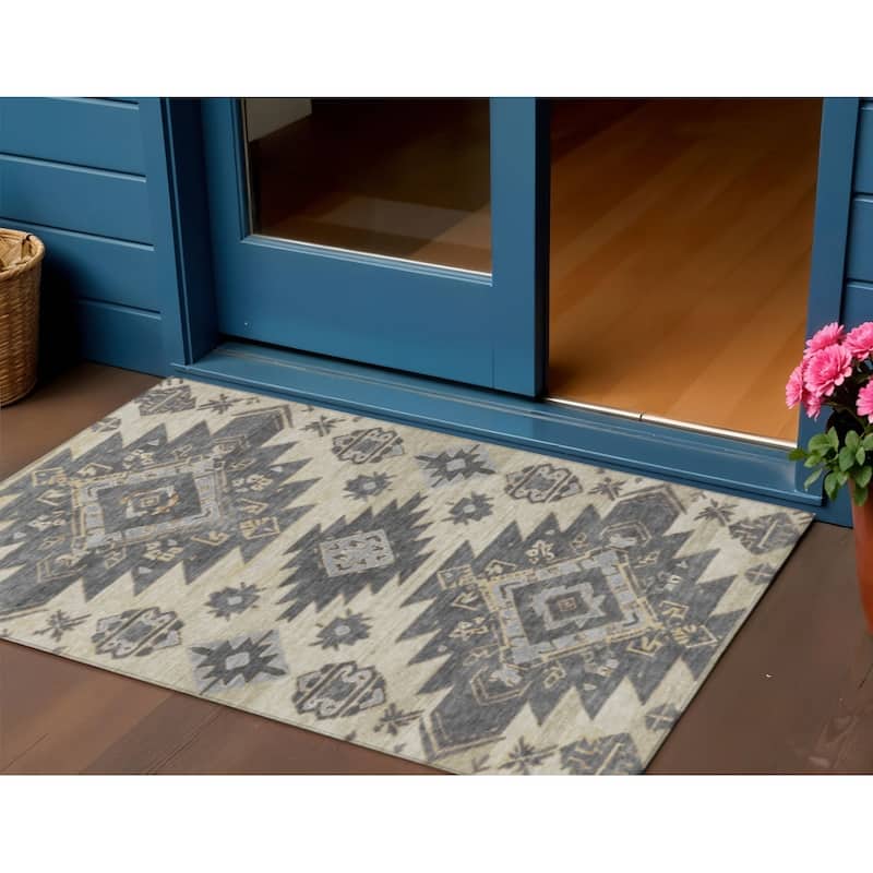 HomeRoots Tribal Transitional Rectangle Outdoor Rug - 3' x 5'