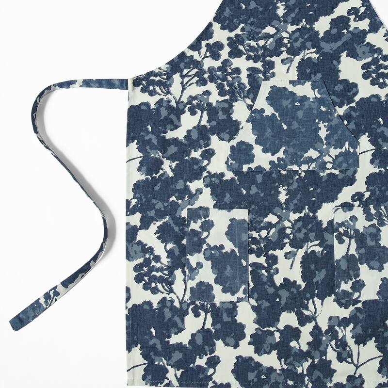 Exclusive Fabrics Fleur Printed Cotton Apron - 27 X 34