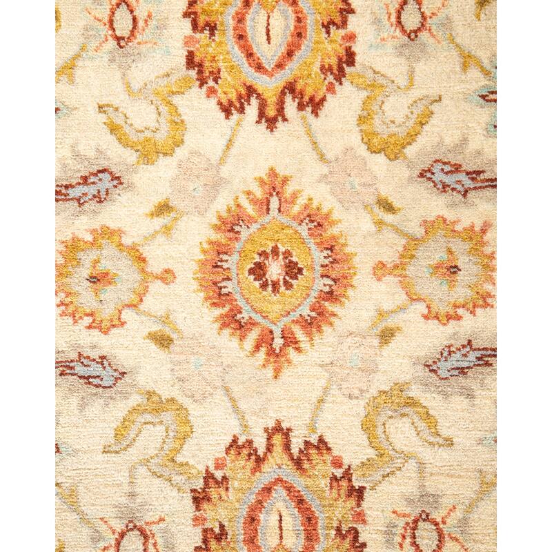 Overton Handknotted Wool Traditional Oriental Ivory Area Rug - 4' x 6'