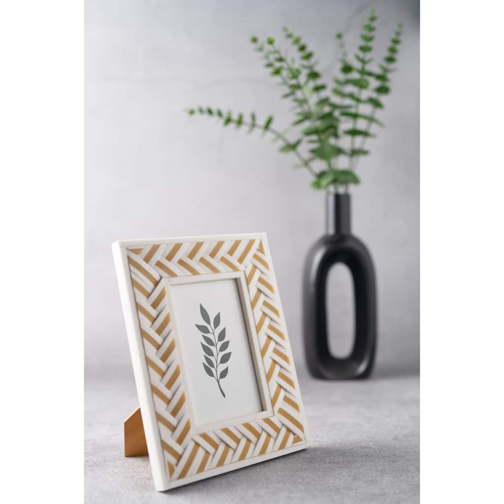 Herringbone Patterned Picture Frame - for 4" x 6" Photo - White and Gold - 4-inchx6-inch