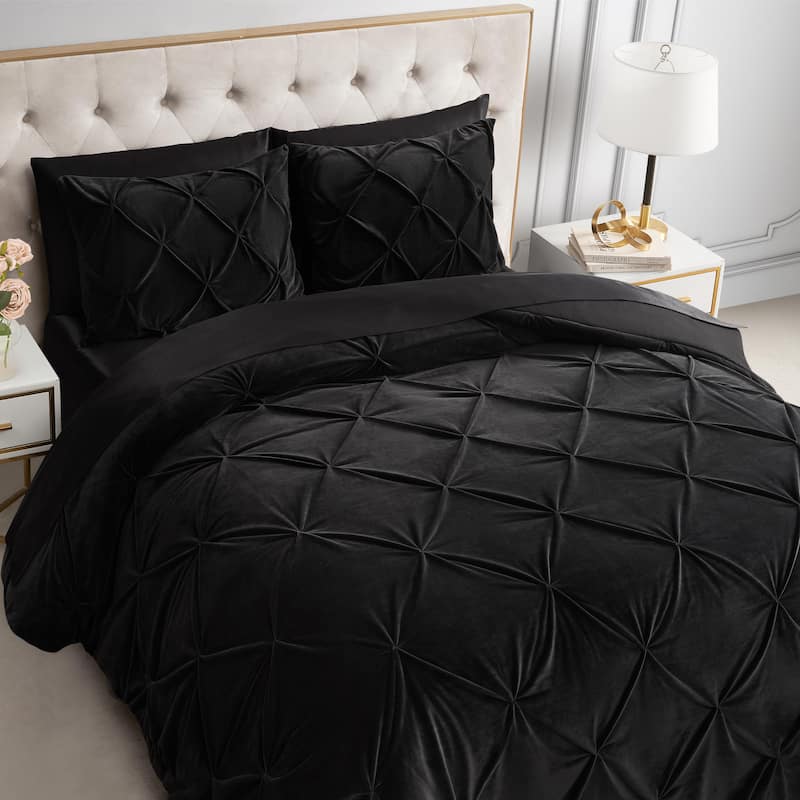 Juicy Couture Kiss Pleat Plush Comforter Sets