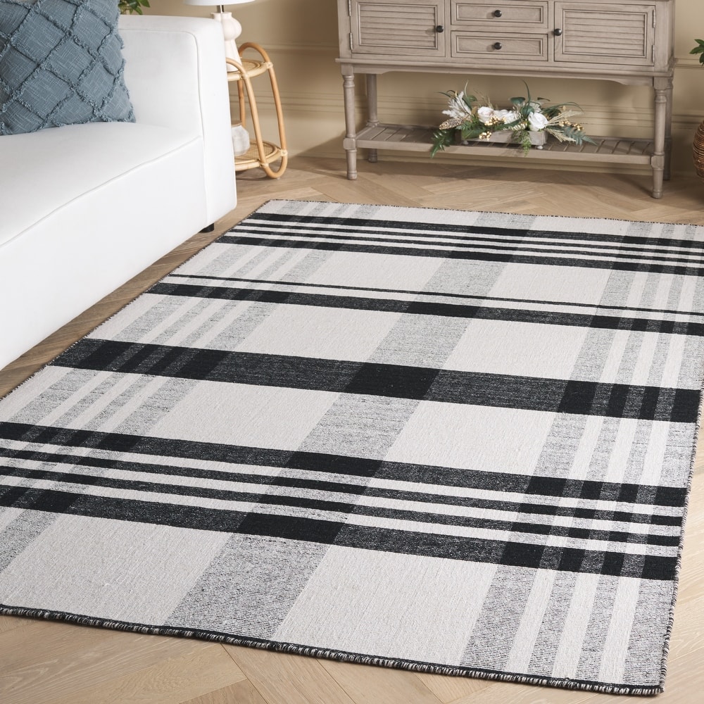 SAFAVIEH Handmade Striped Kilim Magndis Wool Rug