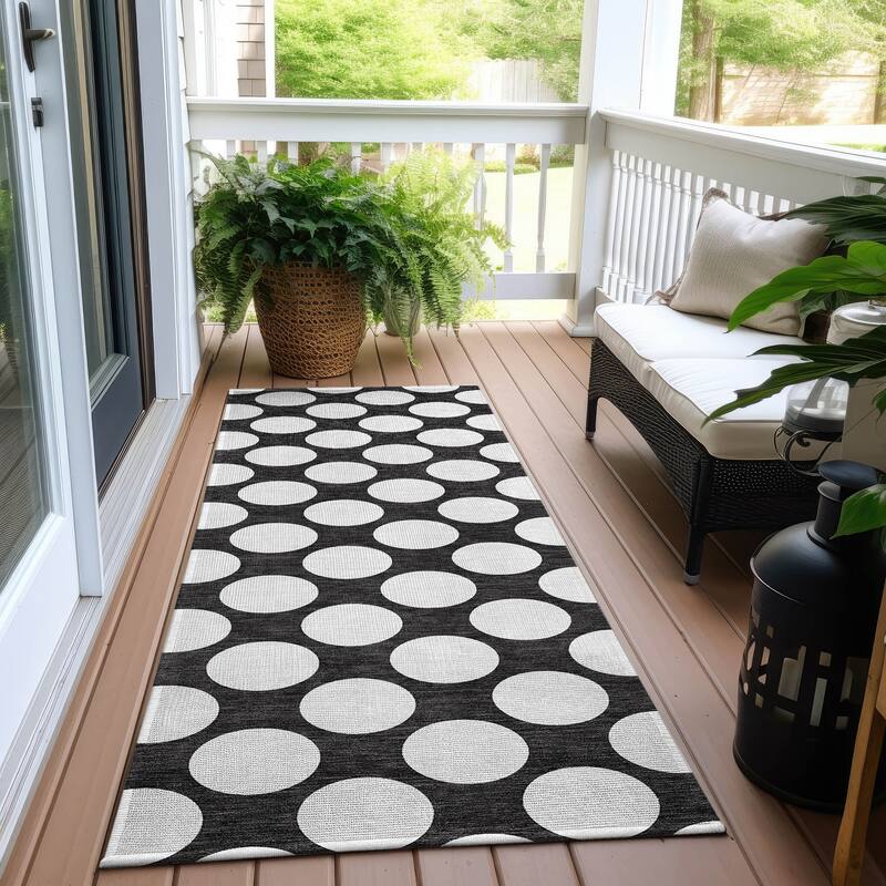 Machine Washable Indoor/ Outdoor Chantille Modern Dots Rug - Black - 2'3" x 7'6"