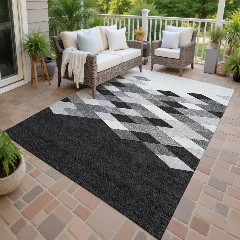 Machine Washable Indoor/ Outdoor Modern Avo Chantille Rug - Black - 5' x 7'6"