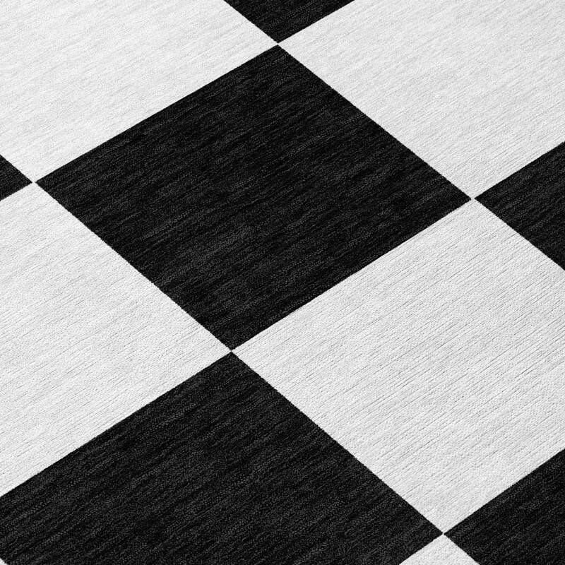 Machine Washable Indoor/ Outdoor Modern Checker Chantille Rug
