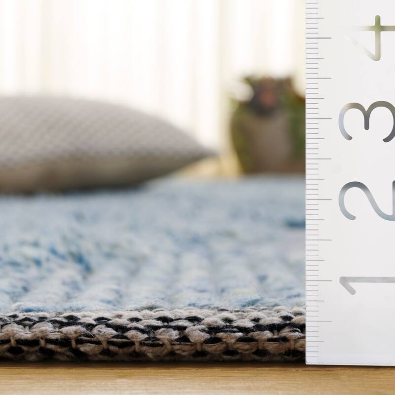 SAFAVIEH Handmade Natura Malakeh Wool Rug