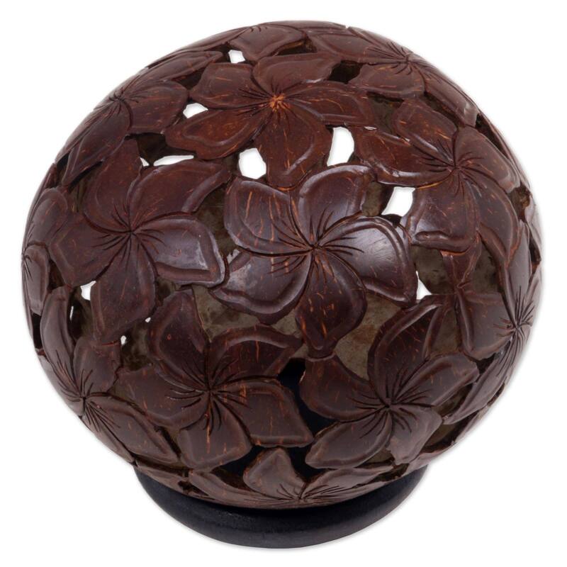 Handmade Jepun Haven Coconut shell sculpture (Indonesia) - 25 x 24 x 23