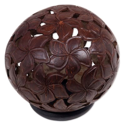 Handmade Jepun Haven Coconut shell sculpture (Indonesia) - 25 x 24 x 23