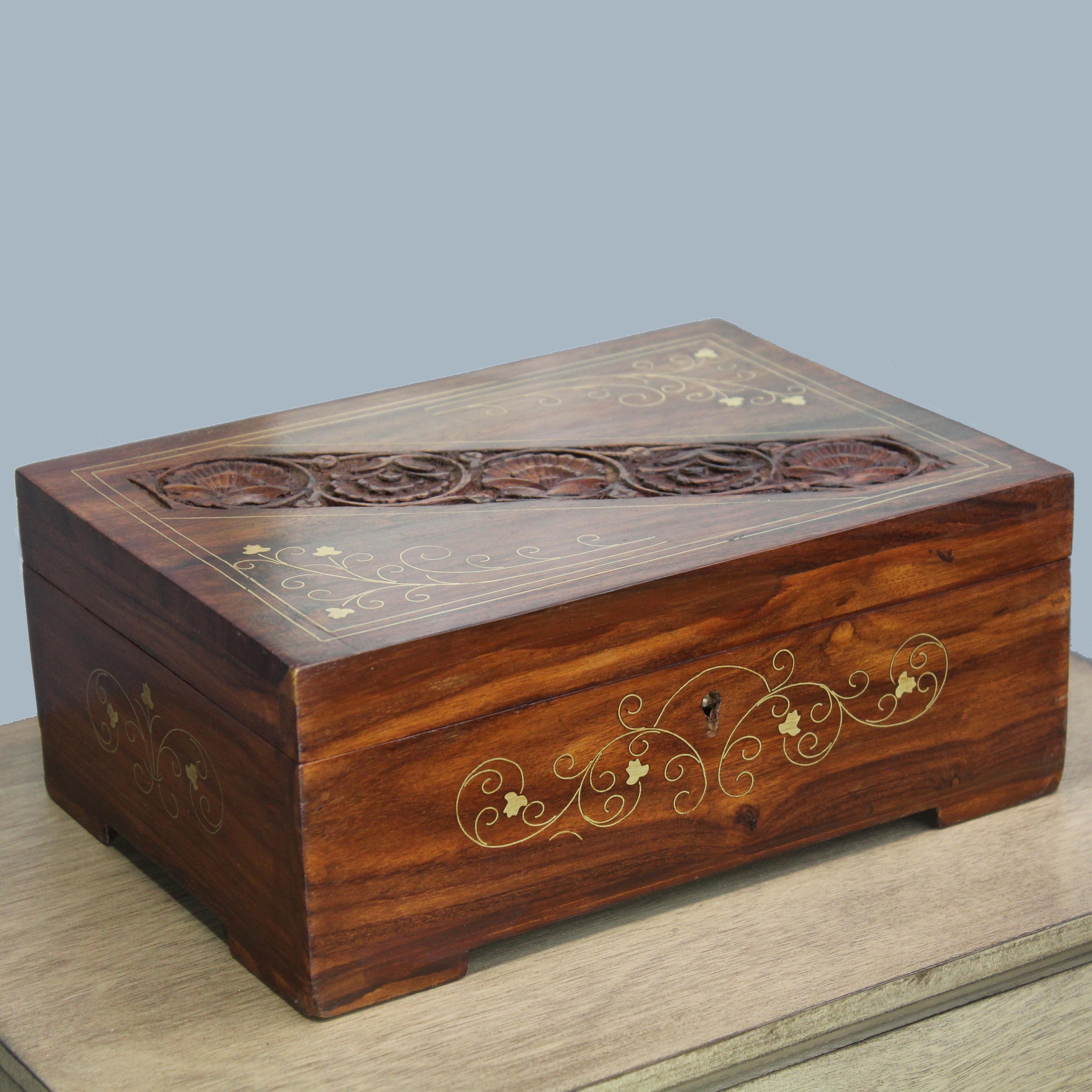 https://ak1.ostkcdn.com/images/products/is/images/direct/b27b9c34ab188e820039da92b43a0b61422a5dac/Natural-Geo-Handmade-Rosewood-Carved-Wooden-Decorative-Box-with-Key.jpg