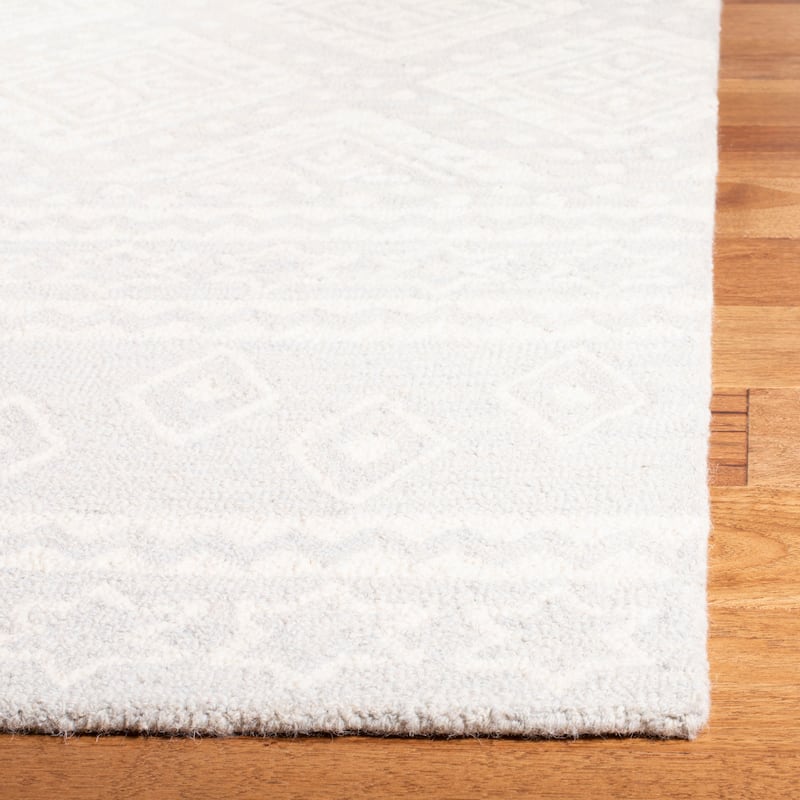 SAFAVIEH Handmade Micro-Loop Kobie Wool Rug