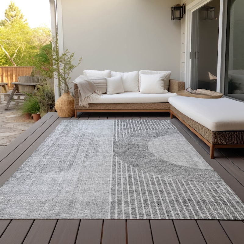 Machine Washable Indoor/ Outdoor Chantille Contemporary Geo Rug