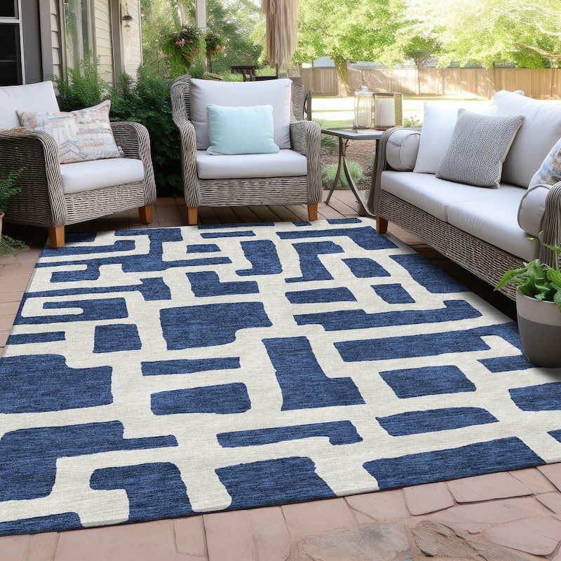 Machine Washable Indoor/ Outdoor Chantille Geo Contemporary Rug - Navy - 8' x 10'