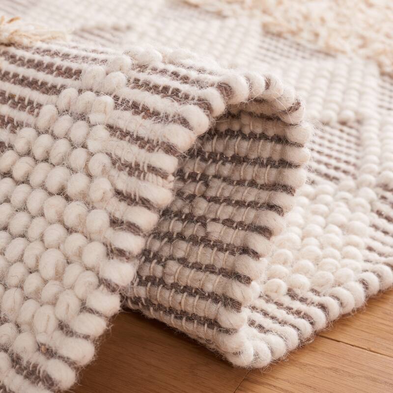 SAFAVIEH Handmade Natura Zissel Boho Wool Rug