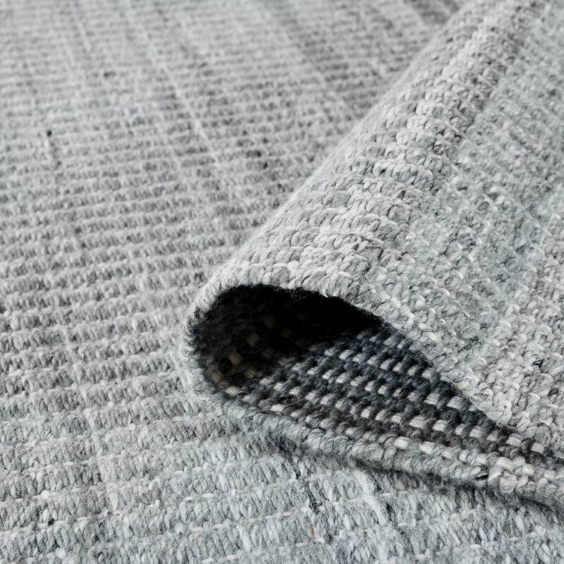 Lineage Gray Heathered Hand-Woven Area Rug 2' x 3'