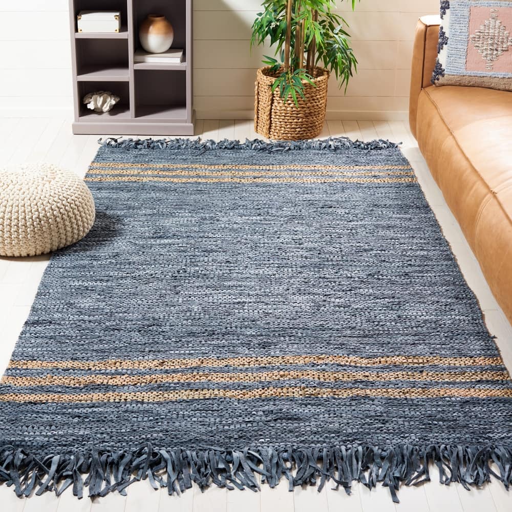 SAFAVIEH Handmade Vintage Leather Brandi Modern Rug