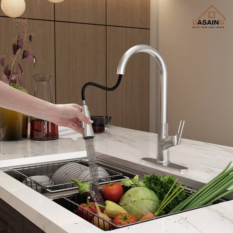 Single Handle Pull-Down Sprayer Kitchen Faucet
