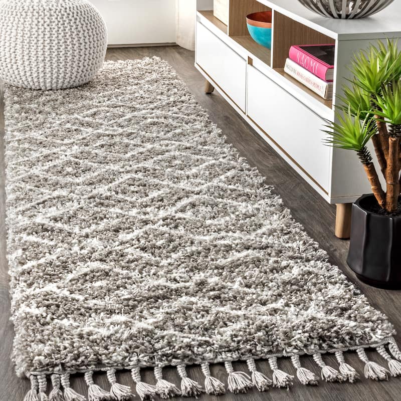 JONATHAN Y Modern Shag Plush Tassel Moroccan Diamond Area Rug