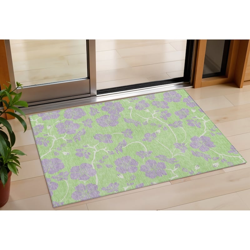 HomeRoots Floral Transitional Rectangle Outdoor Rug - 3' x 5'
