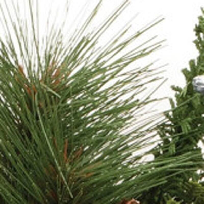 HomeRoots 18" Green Christmas Pine And Pinecone Artificial Wreath