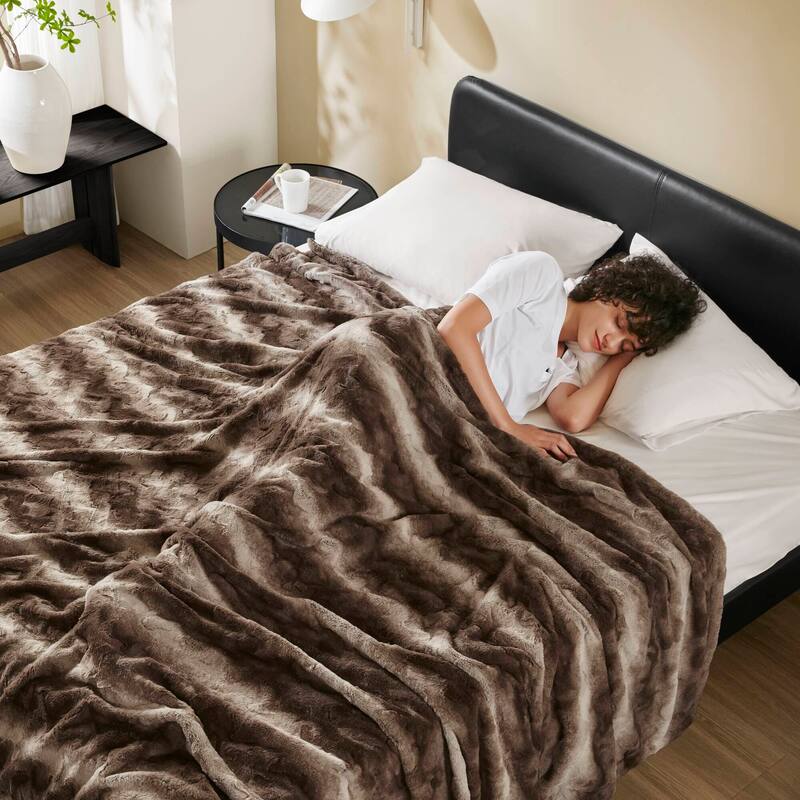 Madison Park Zuri Faux Fur Blanket