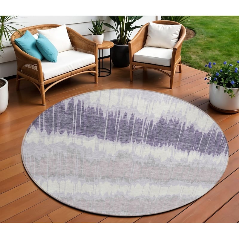 HomeRoots Striped Transitional Rectangle Outdoor Rug - 8' Round