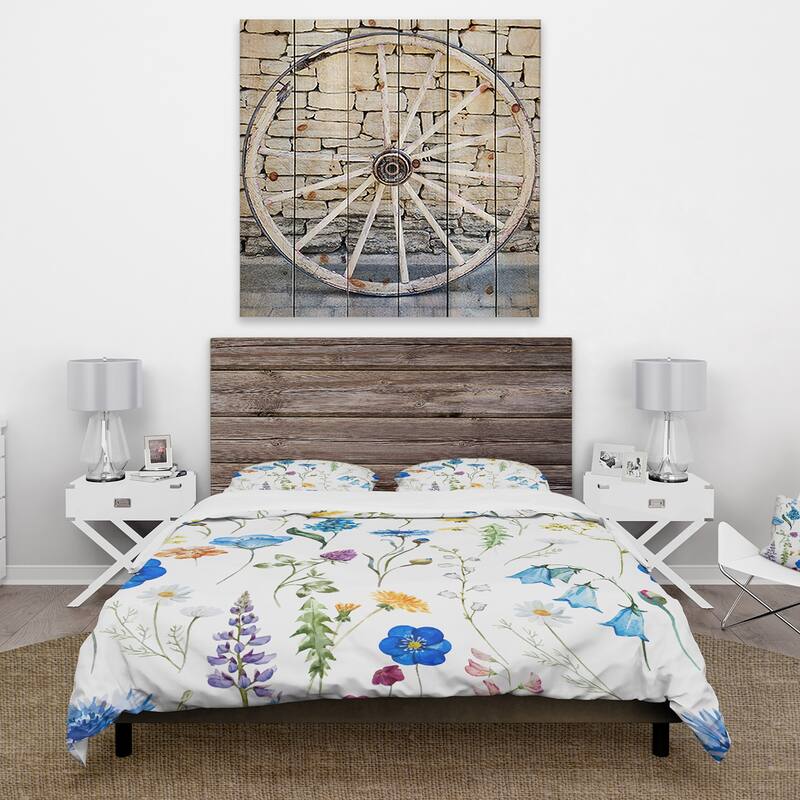 Designart 'Blue Wild Flowers' Traditional Duvet Cover Set