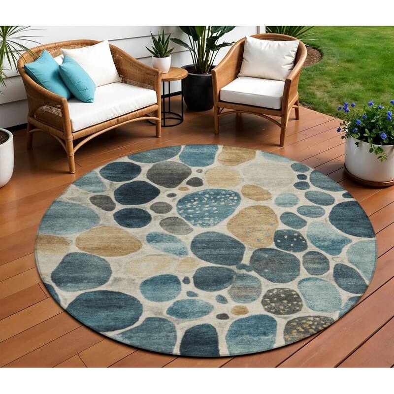 HomeRoots Geometric Transitional Rectangle Outdoor Rug - 8' Round