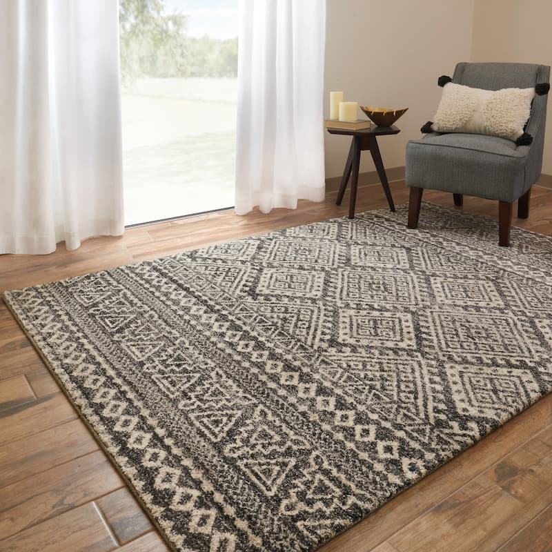 Alexander Home Brentley Moroccan Geometric Rug