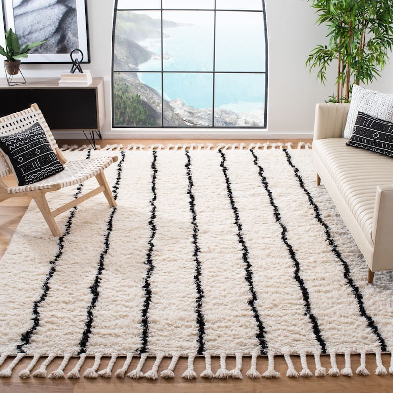 SAFAVIEH Handmade Casablanca Shag Annedorle 1.4-inch Wool Rug - 8' x 10' - Black/Ivory
