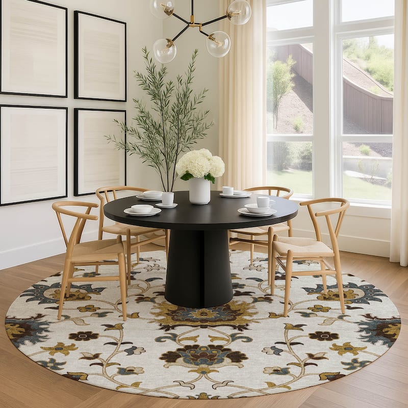 Machine Washable Indoor/ Outdoor Traditional Luna Chantille Rug