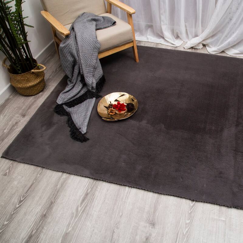 Faux-Rabbit Collection Beautiful Faux-Fur Rug