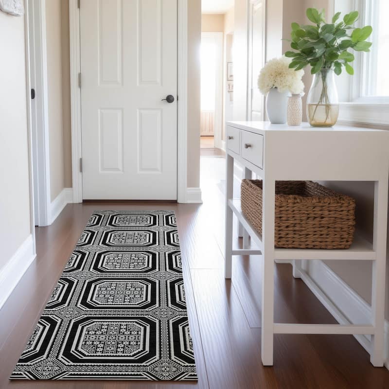 Premium Washable Super Soft Classic Panel Mayfield Rug - Black - 2'3" x 7'6"