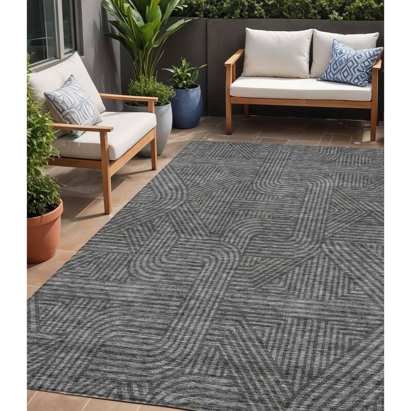HomeRoots Abstract Transitional Rectangle Outdoor Rug - 5' X 8'