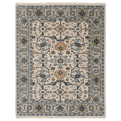 Maylin Traditional Oriental Ivory/ Light Blue Area Rug
