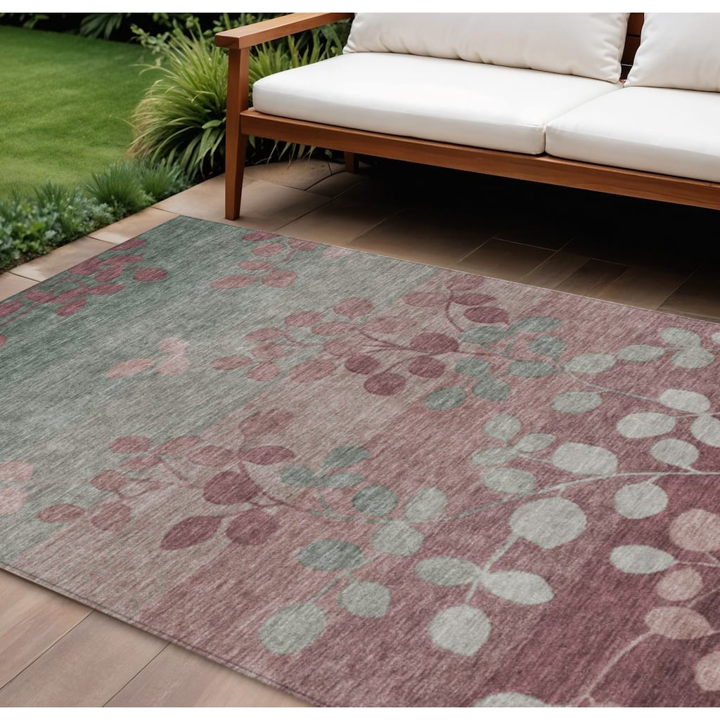 HomeRoots Floral Transitional Rectangle Outdoor Rug